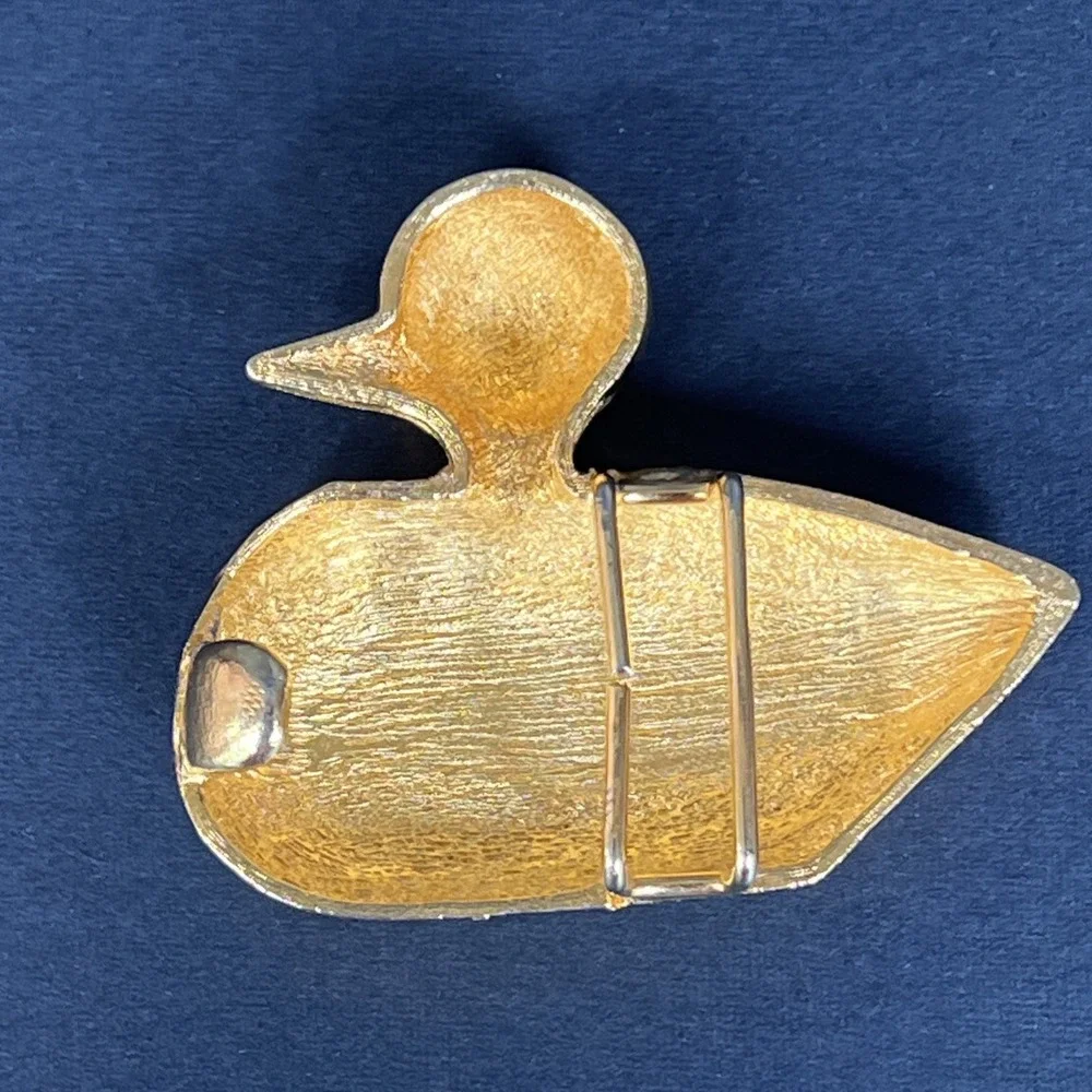 VTG Gold Tone Duck Belt Buckle Textured Waterfowl Novelty Accessory EUC